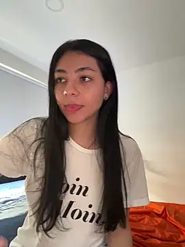 Snapshot of Liissa_cute_ chatting on December 21, 2025, 9:11 pm Liissa cute online show from December 21, 2025, 9:11 pm