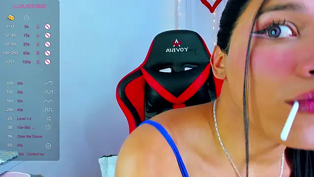 Snapshot of Emaa- chatting on January 11, 2025, 3:02 am Emaa- online show from January 11, 2025, 3:02 am