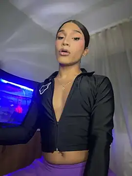 Snapshot of Emaa- chatting on September 19, 2025, 1:07 am Emaa- online show from September 19, 2025, 1:07 am