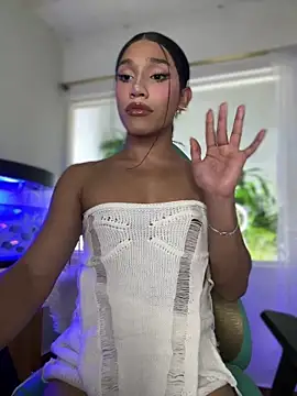 Snapshot of Emaa- chatting on November 12, 2025, 10:41 pm Emaa- online show from November 12, 2025, 10:41 pm