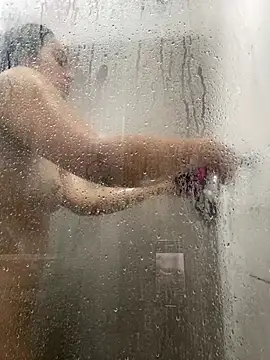 Snapshot of LauraCadwell chatting on January 5, 2025, 7:49 pm LauraCadwell online show from January 5, 2025, 7:49 pm