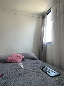 Snapshot of LauraCadwell chatting on January 23, 2025, 2:28 pm LauraCadwell online show from January 23, 2025, 2:28 pm