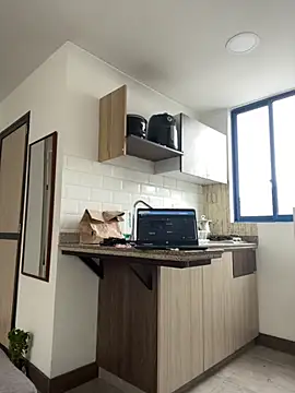 Snapshot of LauraCadwell chatting on October 1, 2025, 3:07 pm LauraCadwell online show from October 1, 2025, 3:07 pm