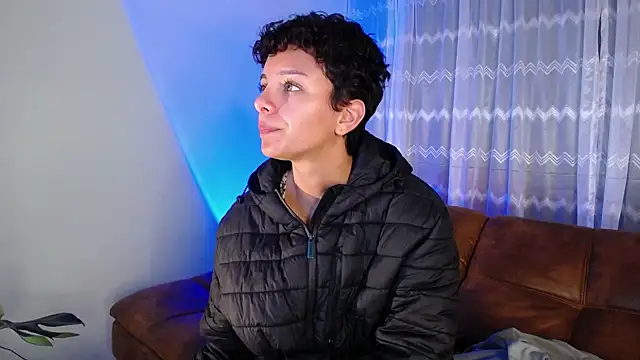 peyton golden1 online show from December 4, 2024, 1:03 am