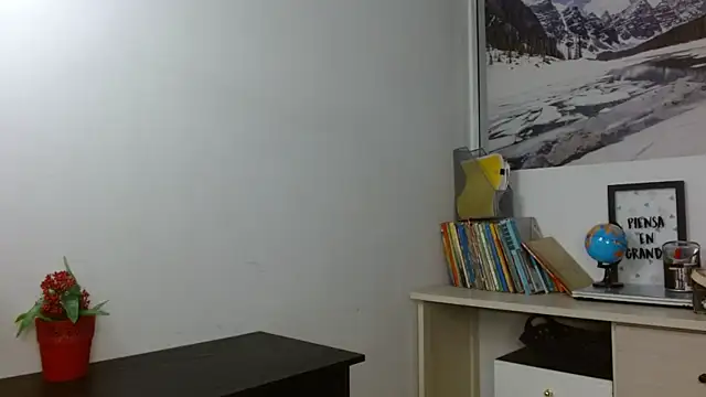 peyton golden1 online show from November 4, 2025, 3:27 am