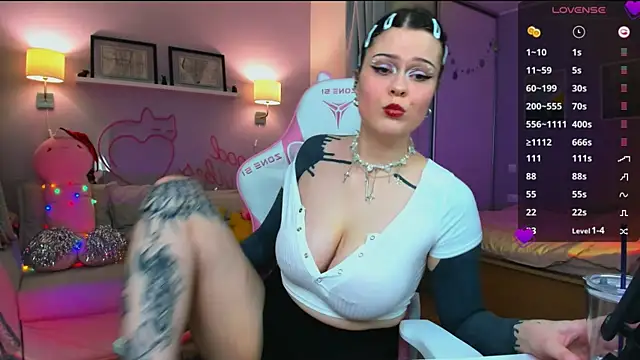 lisa moonlight online show from December 16, 2024, 12:27 pm