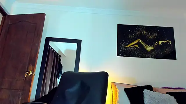 Snapshot of KimberlyBanks2 chatting on November 14, 2025, 3:33 pm KimberlyBanks2 online show from November 14, 2025, 3:33 pm