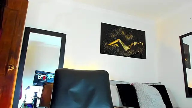 Snapshot of KimberlyBanks2 chatting on November 30, 2025, 1:04 pm KimberlyBanks2 online show from November 30, 2025, 1:04 pm