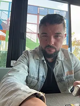 Snapshot of Winchesterguy chatting on October 28, 2025, 11:58 am Winchesterguy online show from October 28, 2025, 11:58 am