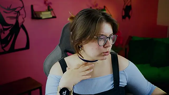 Snapshot of KeytSilvas chatting on December 11, 2024, 8:58 am KeytSilvas online show from December 11, 2024, 8:58 am