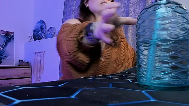 Snapshot of KeytSilvas chatting on February 5, 2025, 8:32 am KeytSilvas online show from February 5, 2025, 8:32 am