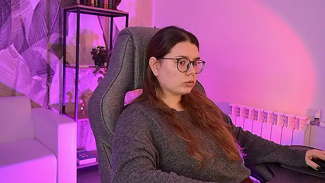 Snapshot of KeytSilvas chatting on February 9, 2026, 12:20 pm KeytSilvas online show from February 9, 2026, 12:20 pm