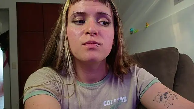 Snapshot of NEXT_DOOR_GIRL_ chatting on February 21, 2026, 10:22 pm NEXT DOOR GIRL online show from February 21, 2026, 10:22 pm