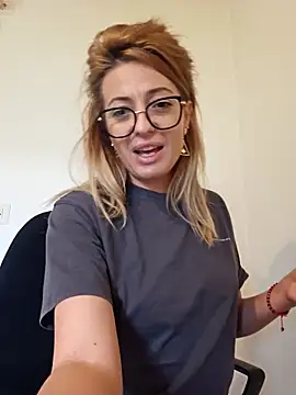 Selenna emma online show from October 15, 2025, 11:21 am