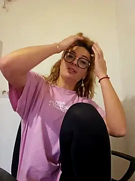 Selenna emma online show from October 21, 2025, 3:13 pm