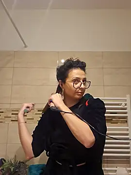 Selenna emma online show from December 15, 2025, 2:54 pm