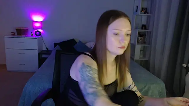 Snapshot of Allaria chatting on November 5, 2025, 5:24 pm Allaria online show from November 5, 2025, 5:24 pm