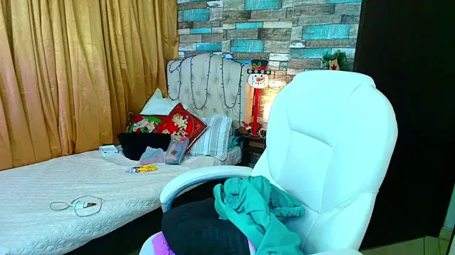 Snapshot of sofiasex99 chatting on December 24, 2024, 12:44 am sofiasex99 online show from December 24, 2024, 12:44 am