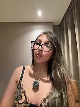 Caro martinezz online show from June 13, 2026, 5:16 am