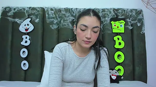 ThailyCherry online show from October 23, 2025, 7:45 pm