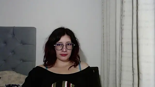 Snapshot of mariana124- chatting on January 4, 2025, 6:41 am mariana124- online show from January 4, 2025, 6:41 am