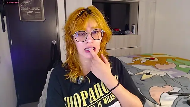 Snapshot of mariana124- chatting on January 9, 2026, 9:49 pm mariana124- online show from January 9, 2026, 9:49 pm