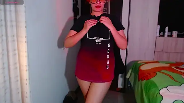 Snapshot of mariana124- chatting on January 17, 2026, 12:48 am mariana124- online show from January 17, 2026, 12:48 am