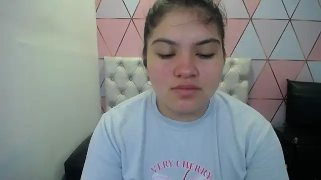 Snapshot of Marinasexxx chatting on April 2, 2026, 7:00 pm Marinasexxx online show from April 2, 2026, 7:00 pm