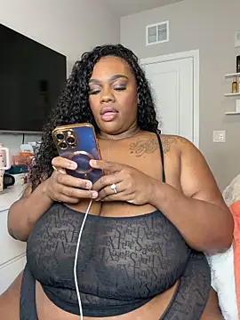 Snapshot of Mari_Melons chatting on November 9, 2025, 1:26 am Mari Melons online show from November 9, 2025, 1:26 am