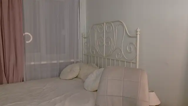 Snapshot of Morgenstern_ chatting on September 21, 2025, 5:42 am Morgenstern online show from September 21, 2025, 5:42 am