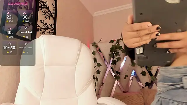 Punkys  online show from March 16, 2025, 3:06 pm