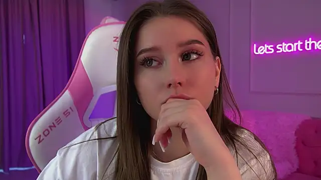 Snapshot of DianaVert chatting on March 4, 2026, 6:19 am DianaVert online show from March 4, 2026, 6:19 am