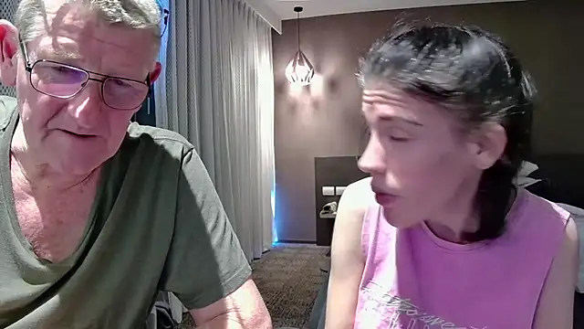 Snapshot of MelinahViking chatting on November 1, 2025, 4:58 am MelinahViking online show from November 1, 2025, 4:58 am