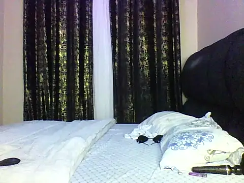 Candii wet  online show from October 15, 2025, 6:41 pm