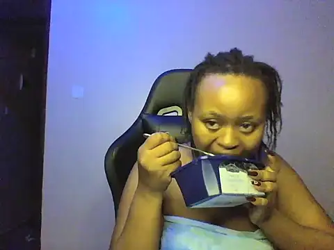 Snapshot of Candii_wet_ chatting on February 6, 2026, 12:48 am Candii wet online show from February 6, 2026, 12:48 am