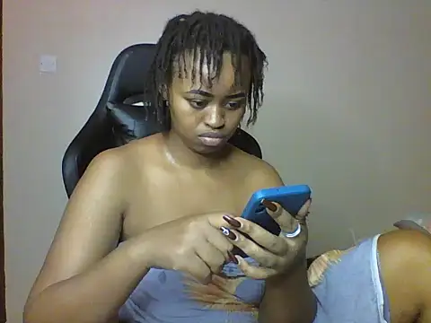 Snapshot of Candii_wet_ chatting on February 8, 2026, 4:32 pm Candii wet online show from February 8, 2026, 4:32 pm