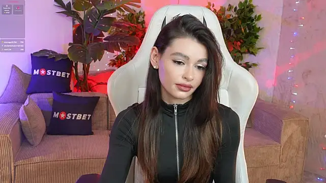 Snapshot of Gabriella054 chatting on December 5, 2024, 8:00 am Gabriella054 online show from December 5, 2024, 8:00 am