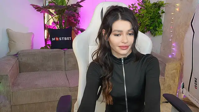 Snapshot of Gabriella054 chatting on December 24, 2024, 3:38 am Gabriella054 online show from December 24, 2024, 3:38 am