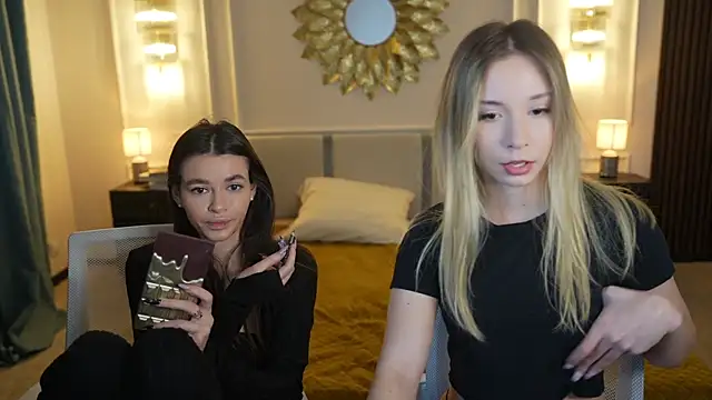 Snapshot of Gabriella054 chatting on March 20, 2025, 8:09 am Gabriella054 online show from March 20, 2025, 8:09 am