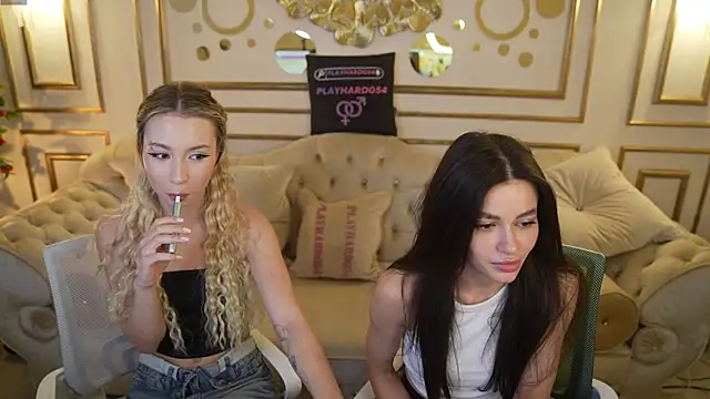 Snapshot of Gabriella054 chatting on April 8, 2026, 3:01 pm Gabriella054 online show from April 8, 2026, 3:01 pm