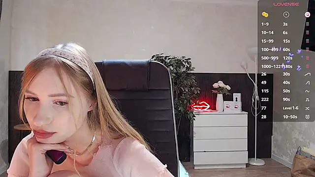 Snapshot of Cutie_Annie chatting on January 27, 2025, 6:30 am Cutie Annie online show from January 27, 2025, 6:30 am