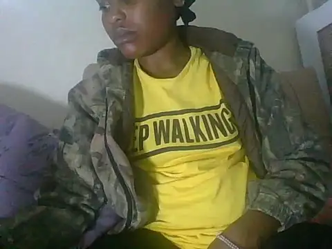 Snapshot of Candykitten chatting on December 21, 2025, 5:03 am Candykitten online show from December 21, 2025, 5:03 am