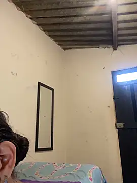 Snapshot of AlexaWarner chatting on December 19, 2025, 5:42 pm AlexaWarner online show from December 19, 2025, 5:42 pm