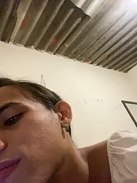 Snapshot of AlexaWarner chatting on December 22, 2025, 4:15 pm AlexaWarner online show from December 22, 2025, 4:15 pm