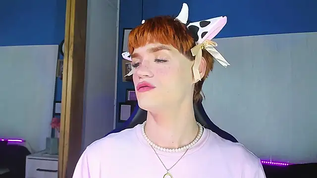 VladHellsing4 online show from September 18, 2025, 2:30 pm