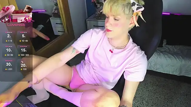 VladHellsing4 online show from December 18, 2025, 2:23 pm