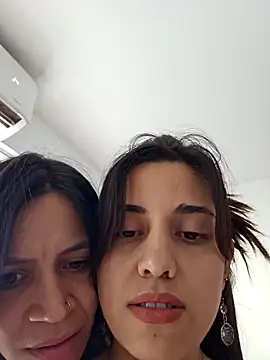 SaraLatinayPrimiciax online show from January 11, 2025, 6:44 pm