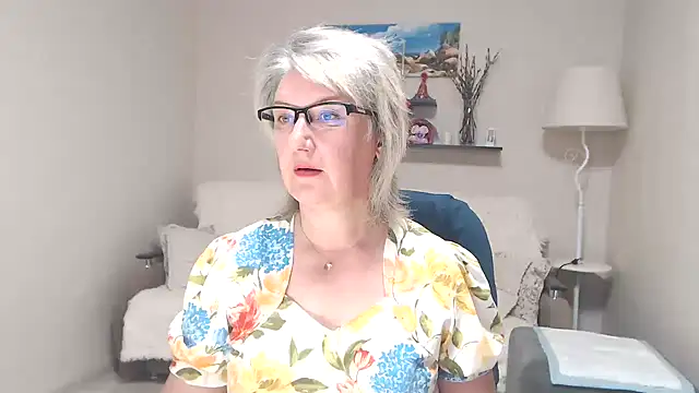 FleurMays online show from July 3, 2026, 4:52 am