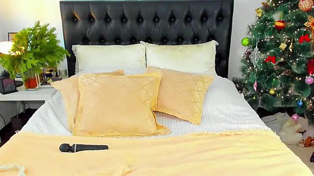 Snapshot of Goddess_Squirt_ chatting on January 14, 2026, 5:57 am Goddess Squirt online show from January 14, 2026, 5:57 am