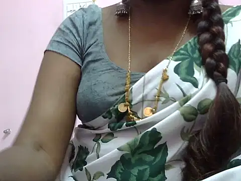 Hot akshara online show from December 15, 2025, 2:32 pm